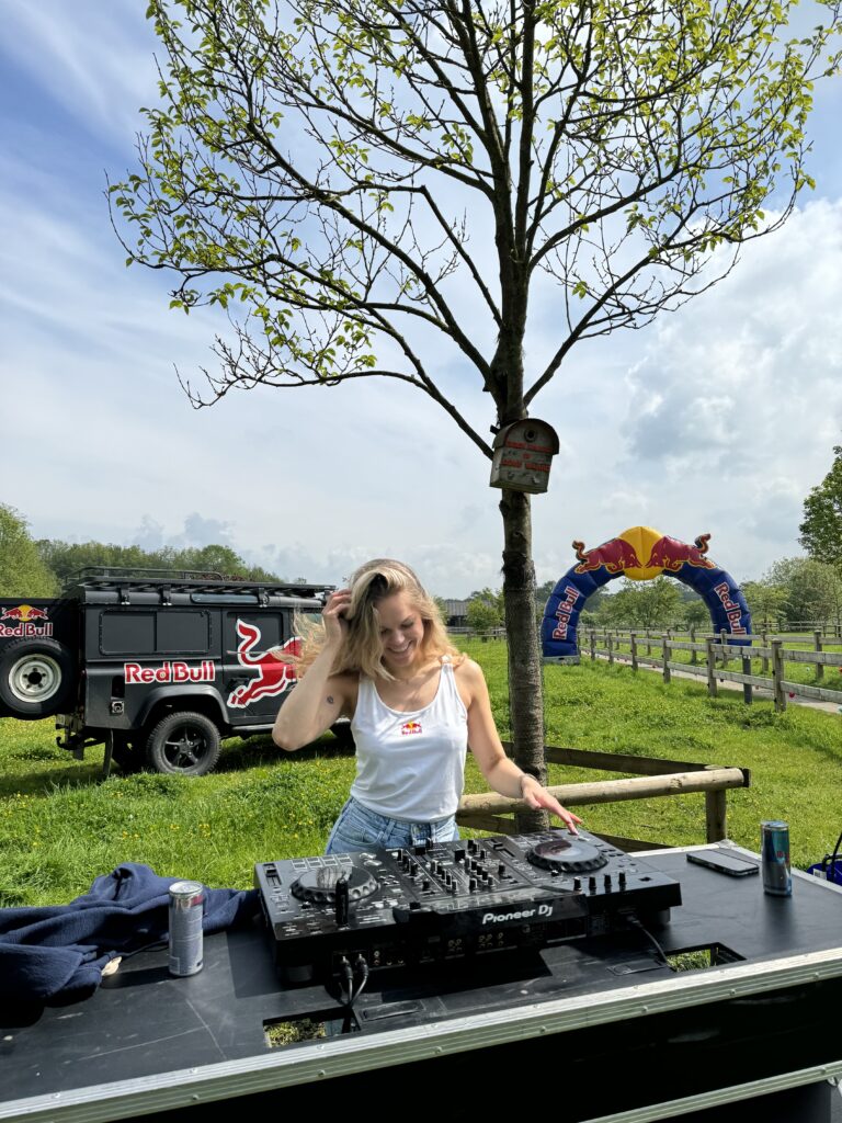 RedBull Wing Kelly dj